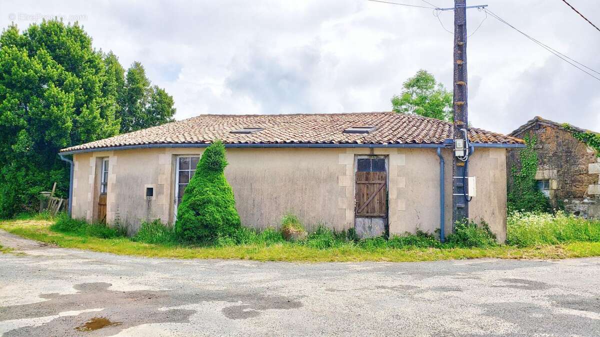 Maison à MAZIERES-EN-GATINE