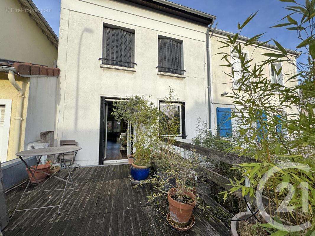 Maison à FONTENAY-SOUS-BOIS