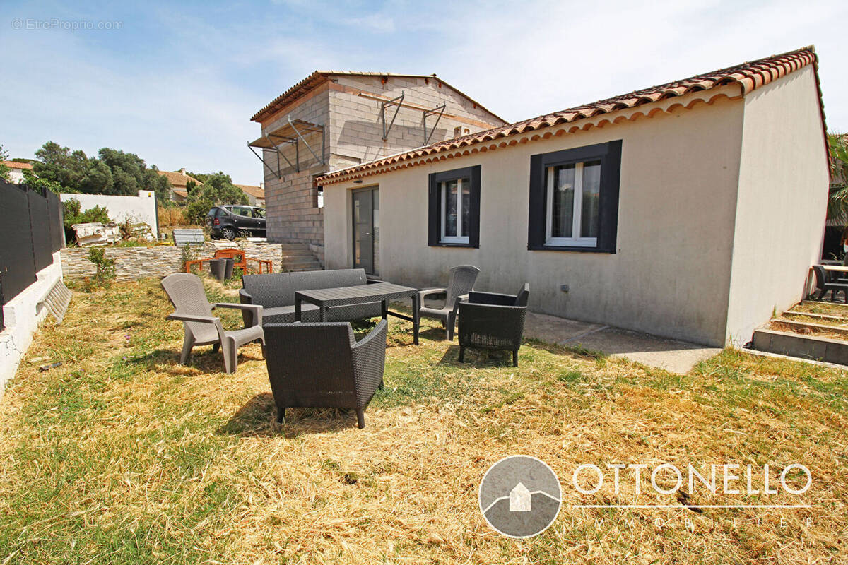 Maison à ROQUEBRUNE-SUR-ARGENS