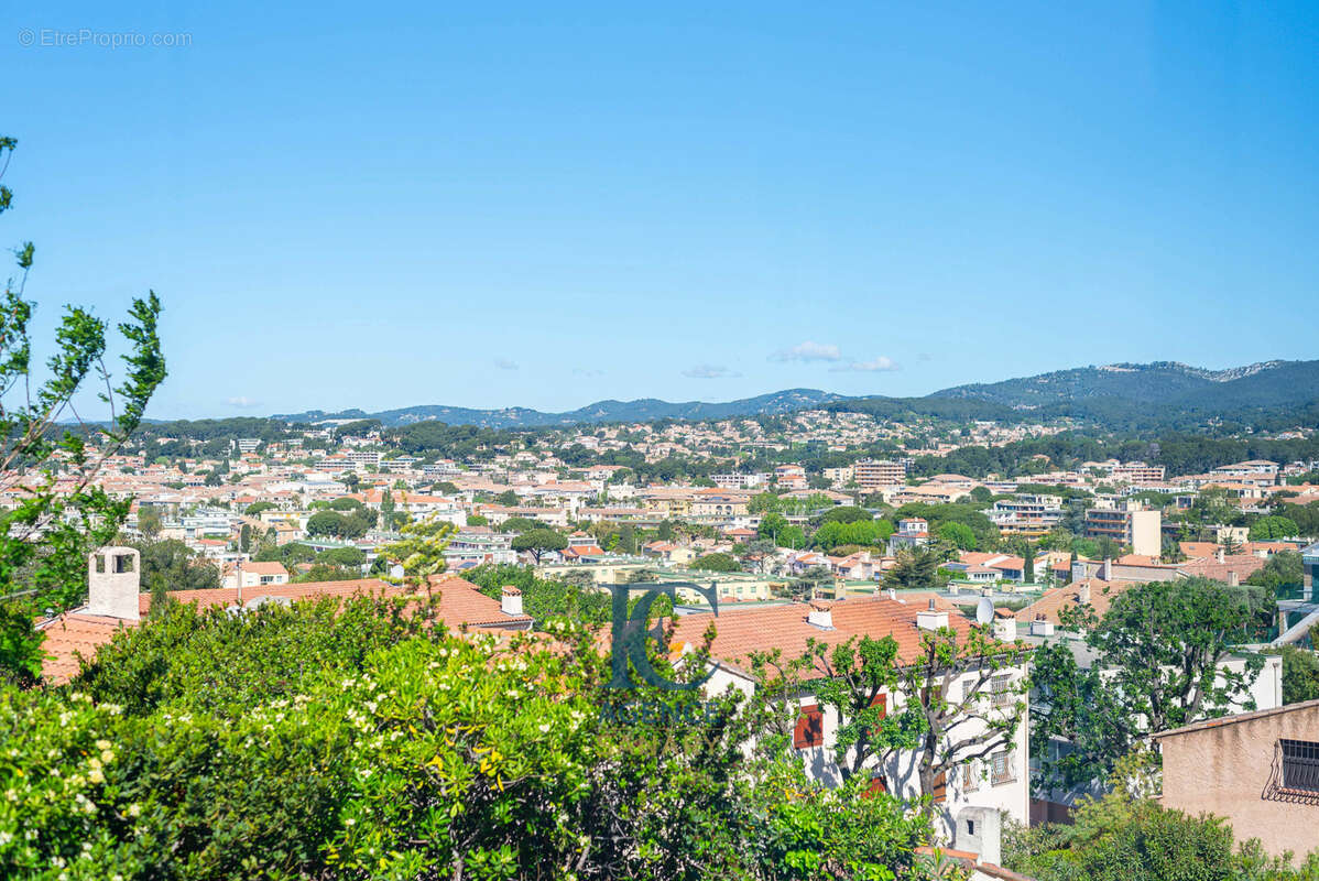 Appartement à SIX-FOURS-LES-PLAGES