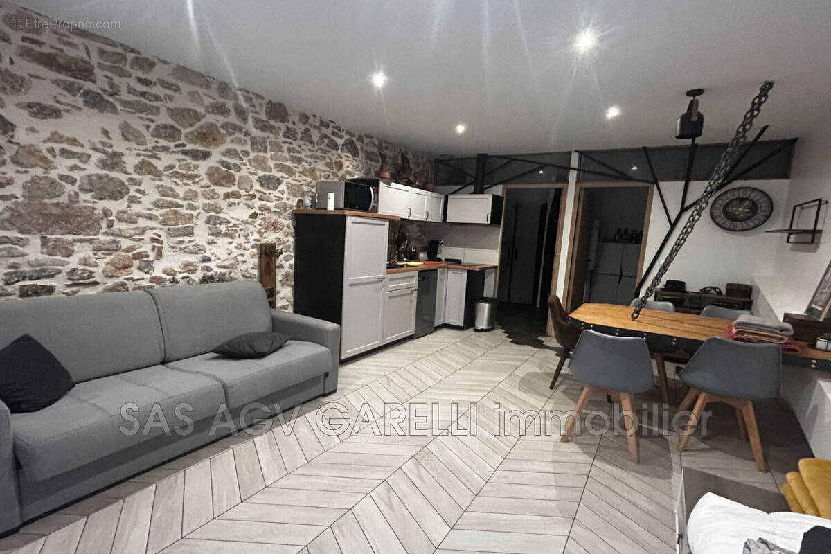 Appartement à HYERES