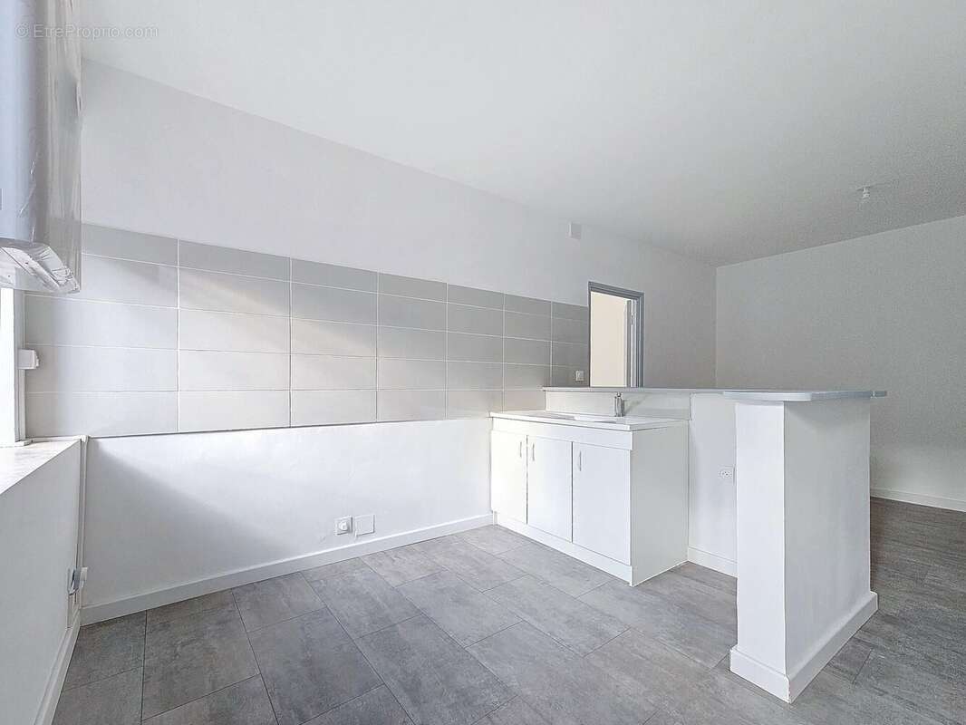 Photo 2 - Appartement à LA TOUR-SUR-ORB