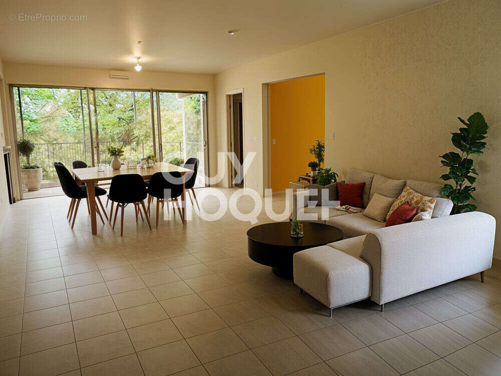 Appartement à VAULX-MILIEU