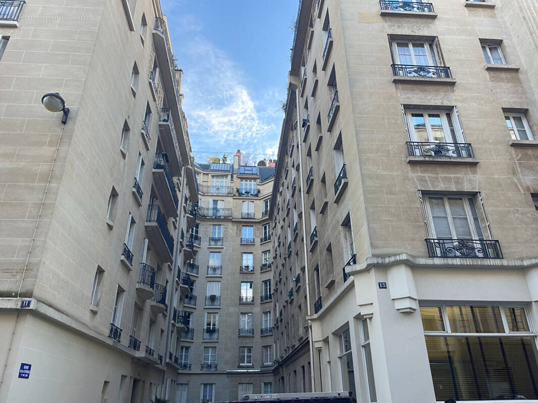 Appartement à PARIS-17E