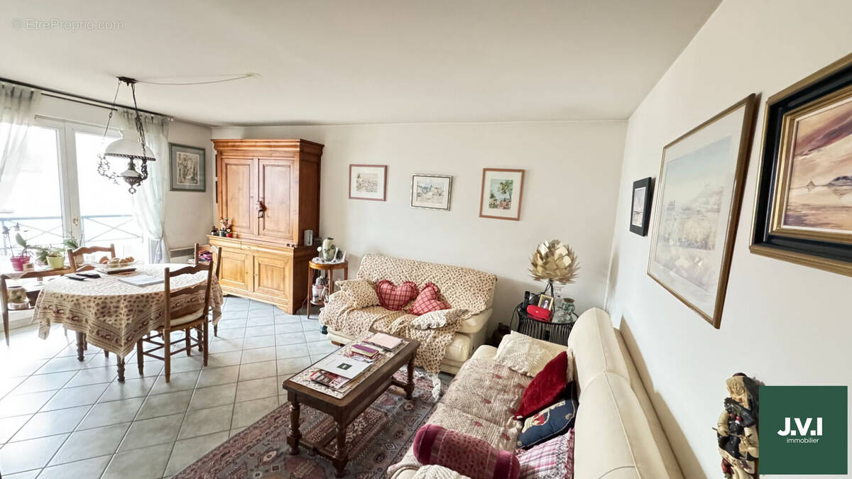 Appartement à ENGHIEN-LES-BAINS