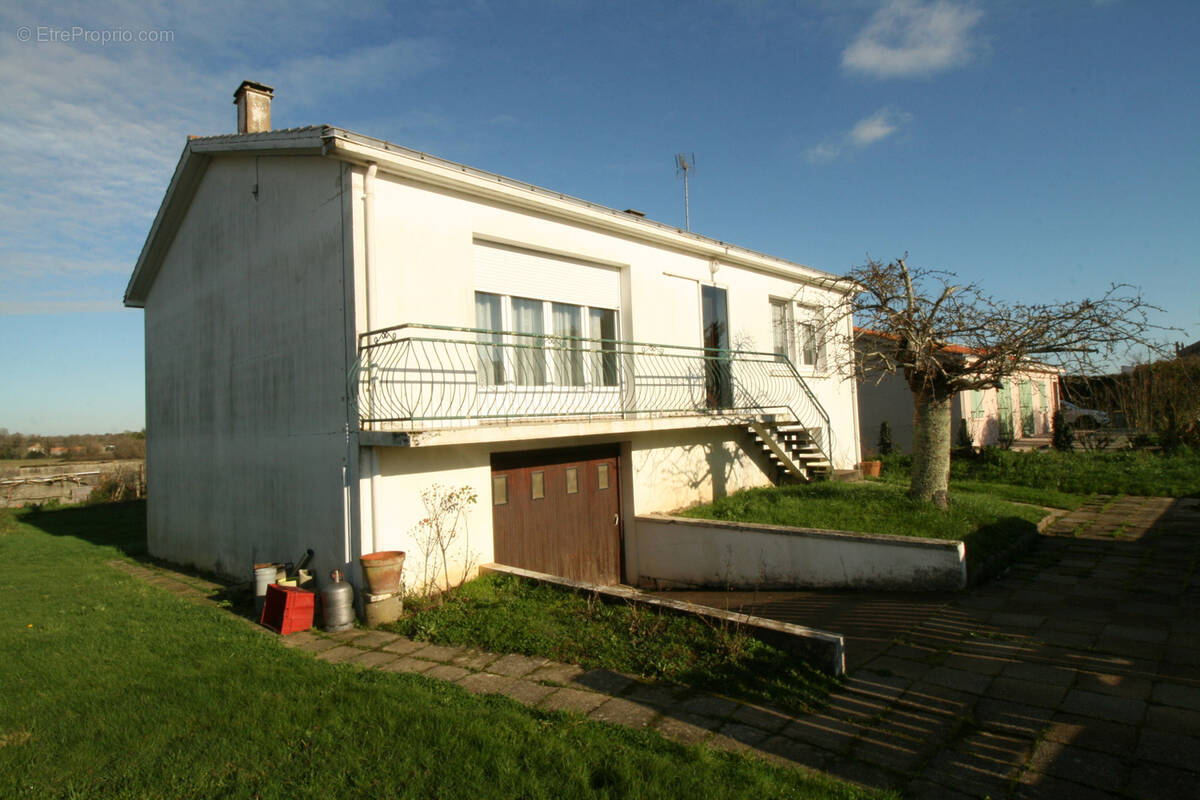 Maison à AVRILLE