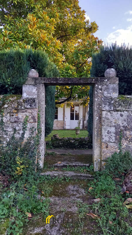 Maison à BLAYE