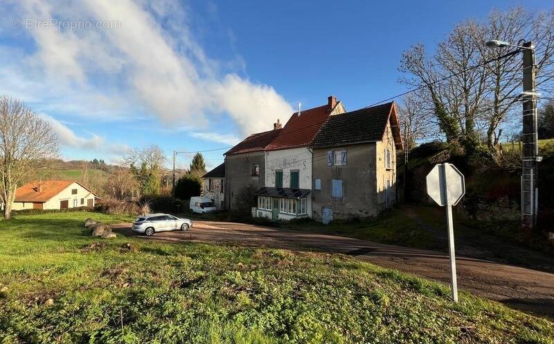 Maison à MONTAIGUT