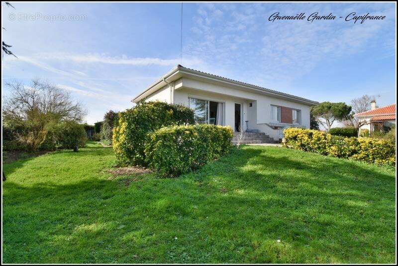 Maison à VAYRES