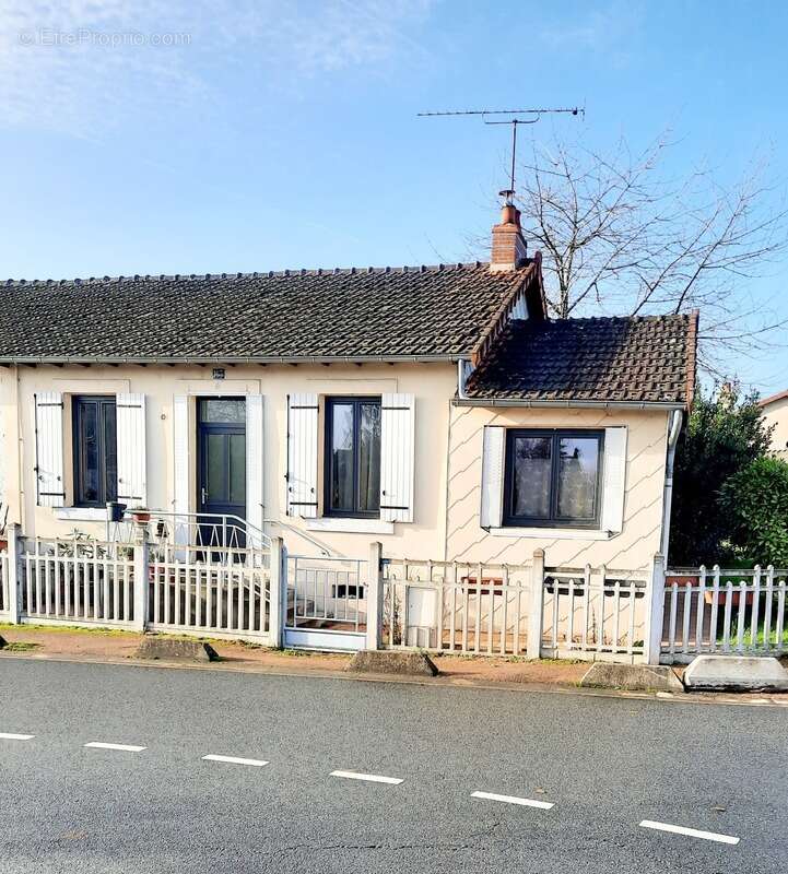 Maison à COMMENTRY