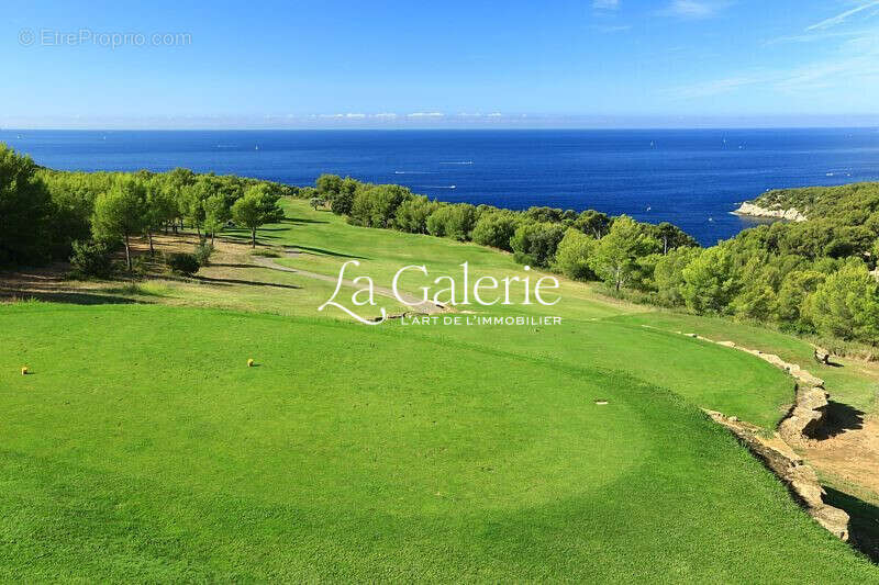 Appartement à SAINT-CYR-SUR-MER