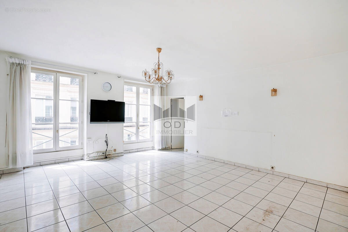 Appartement à PARIS-10E