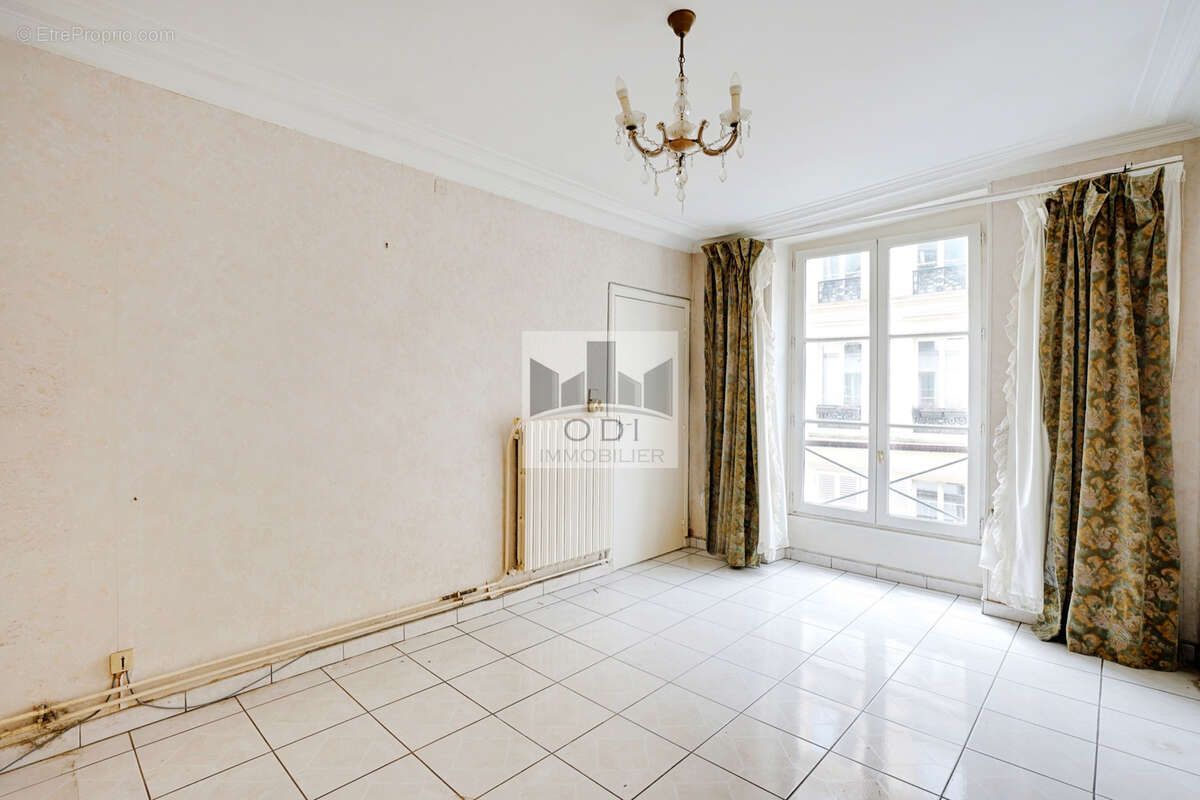 Appartement à PARIS-10E