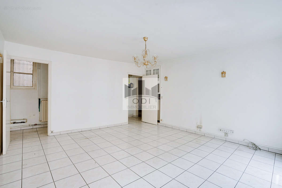 Appartement à PARIS-10E