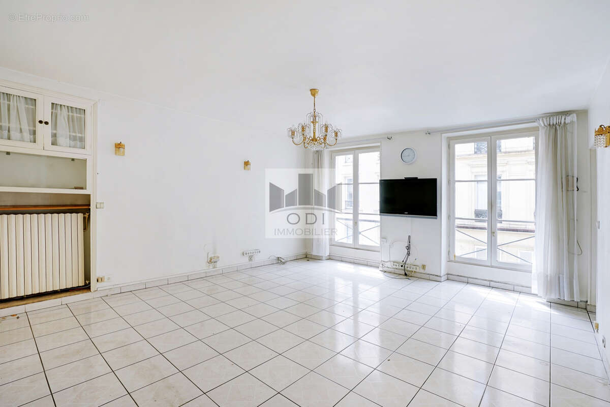 Appartement à PARIS-10E