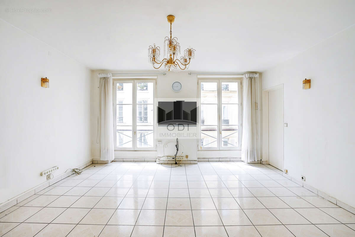 Appartement à PARIS-10E