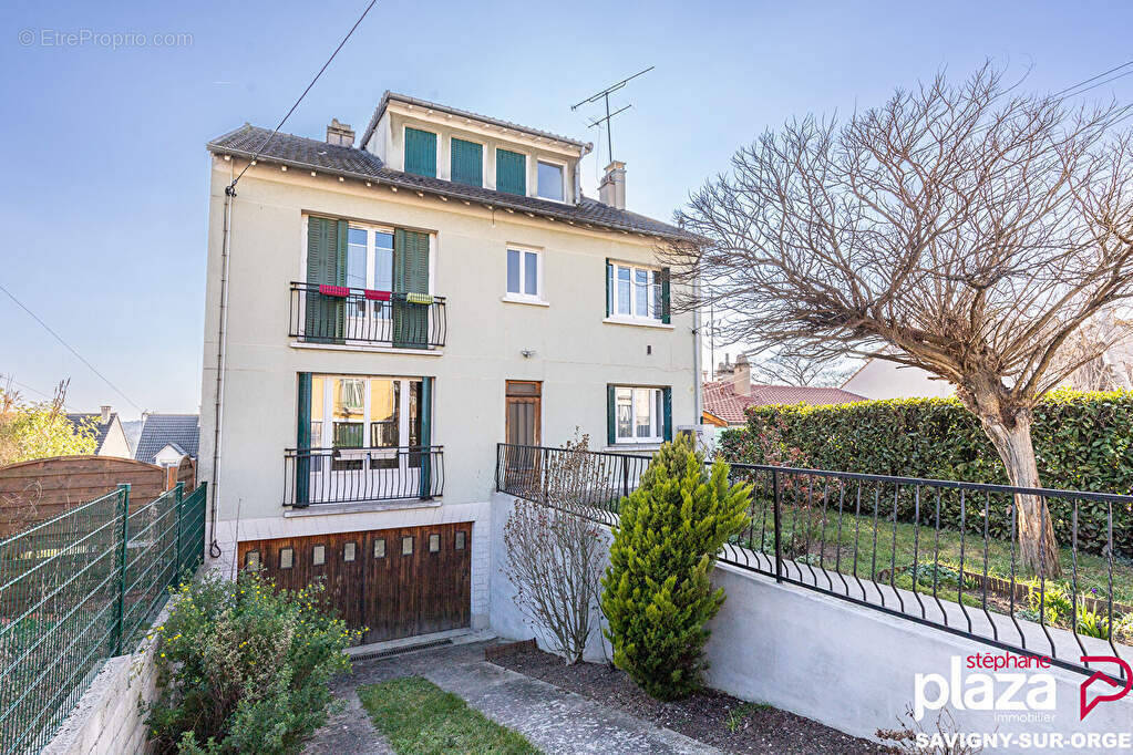 Appartement à SAVIGNY-SUR-ORGE