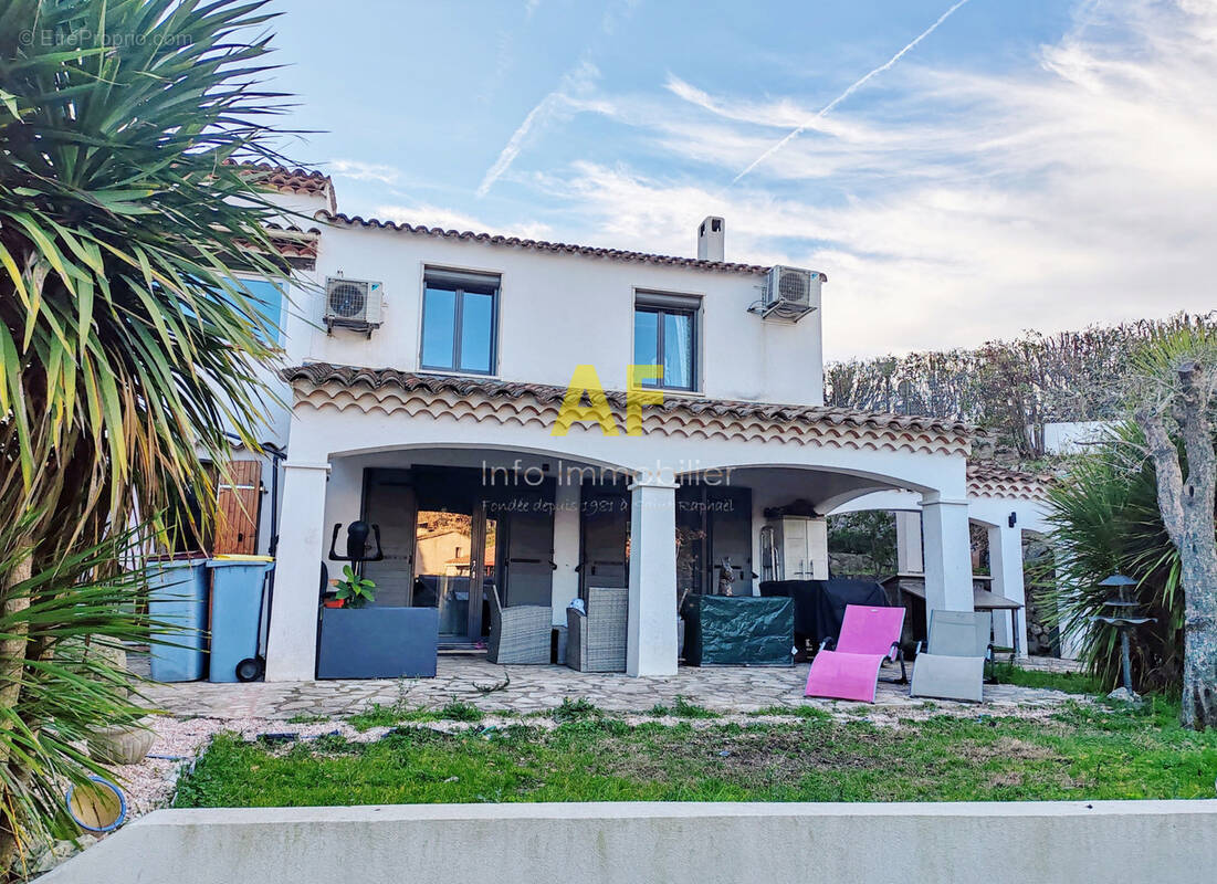 Maison à LES ADRETS-DE-L&#039;ESTEREL