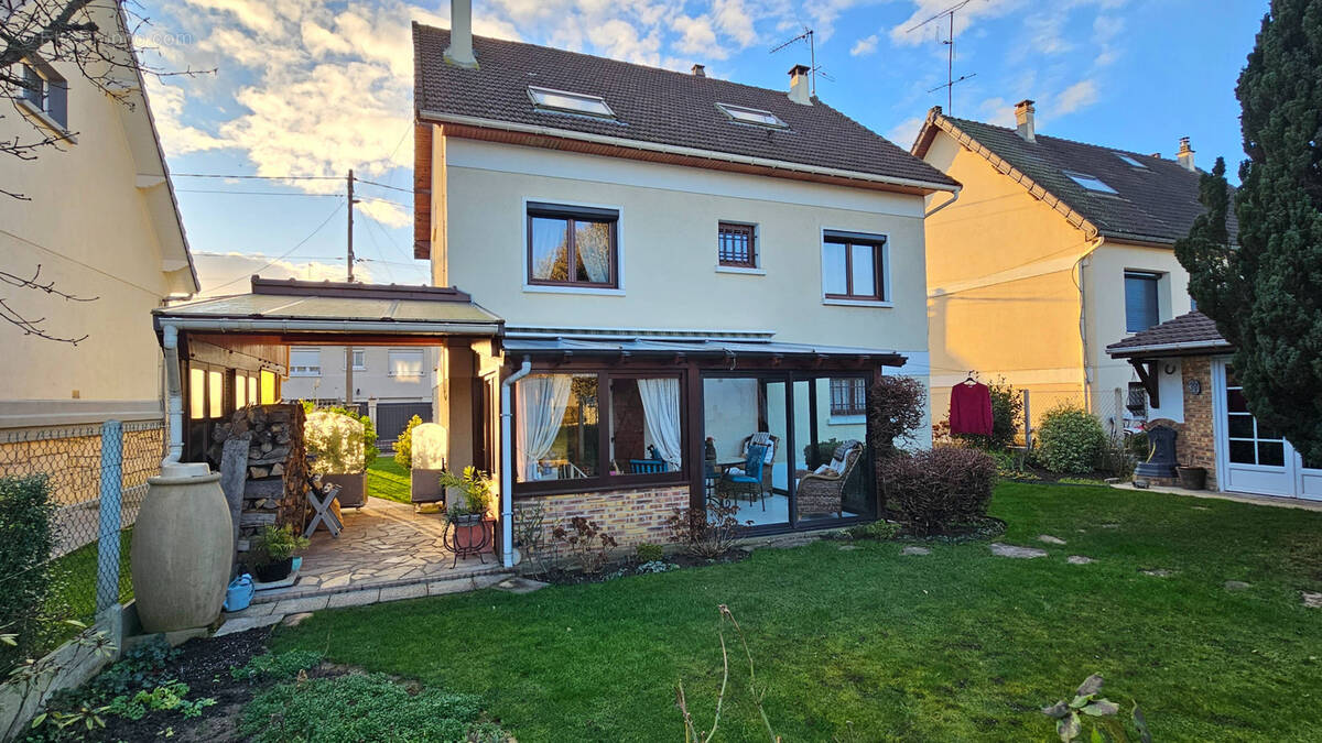 Maison à TREMBLAY-EN-FRANCE