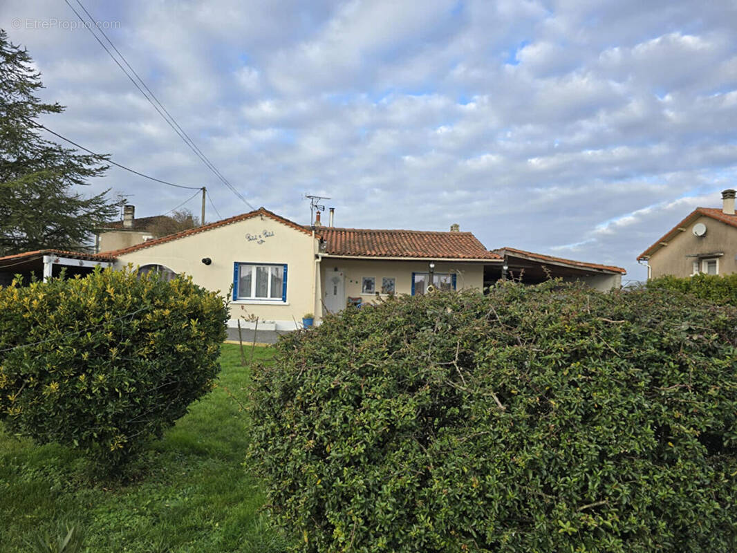 Maison à RUFFEC