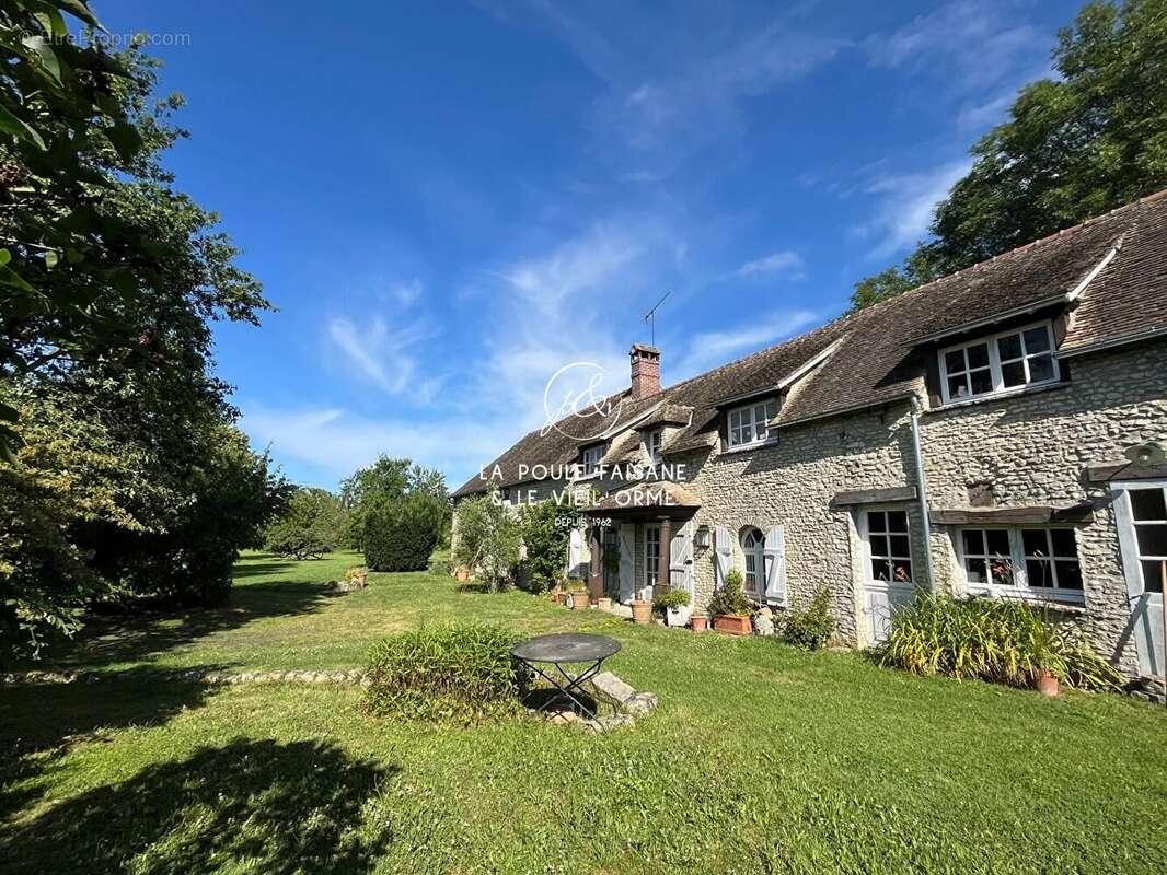 Maison à HOUDAN