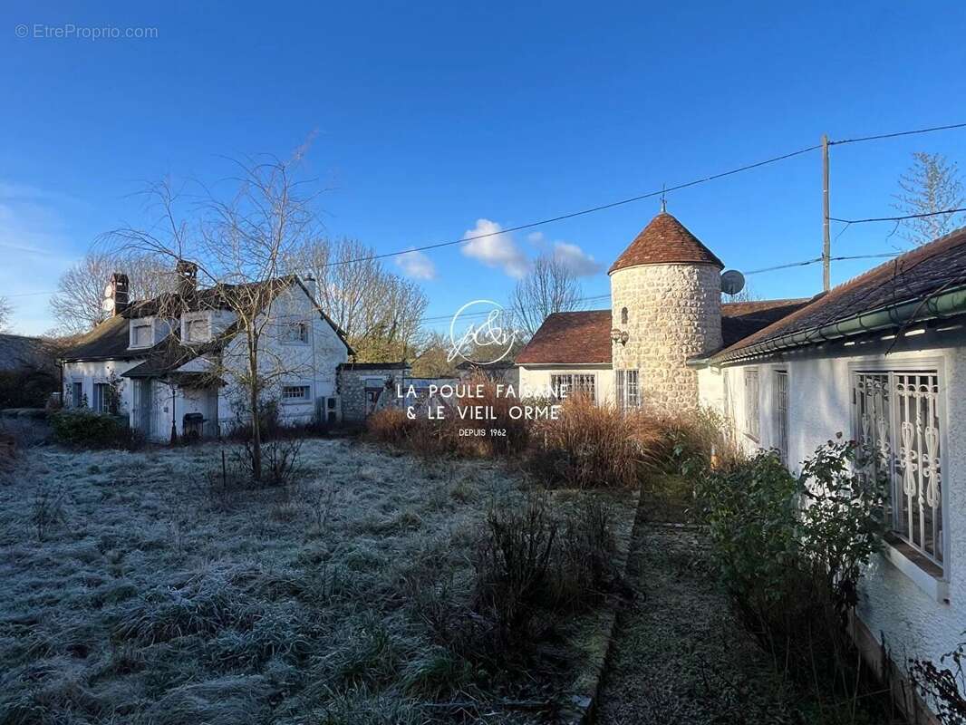 Maison à HOUDAN