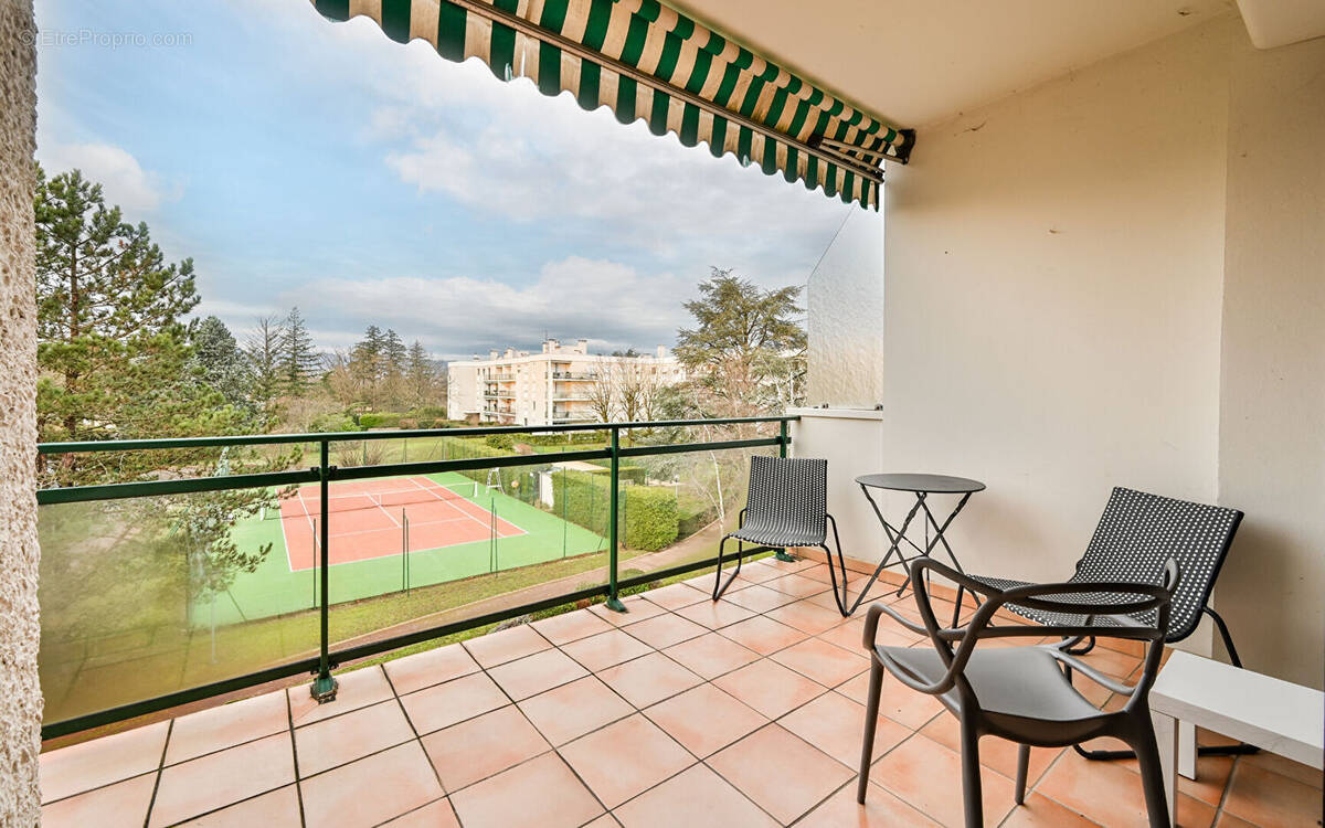 Appartement à CHARBONNIERES-LES-BAINS