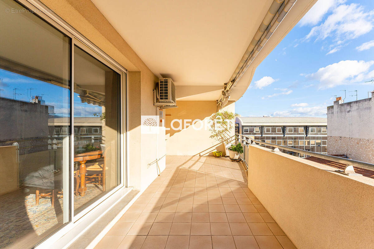 Appartement à MARSEILLE-5E