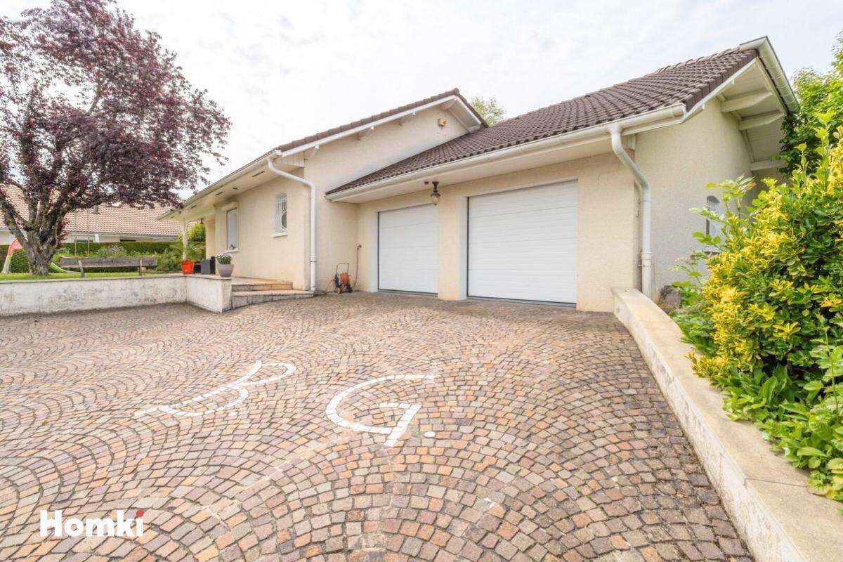 Maison à LA ROCHE-SUR-FORON