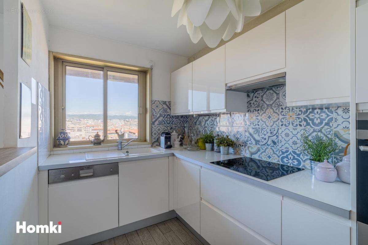 Appartement à MARSEILLE-6E