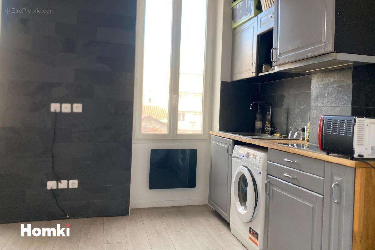 Appartement à MARSEILLE-4E