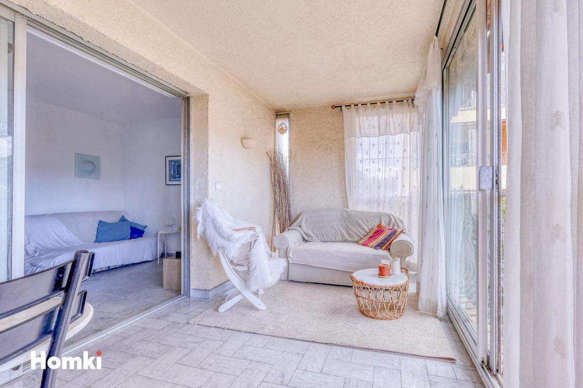 Appartement à SAINT-CYR-SUR-MER