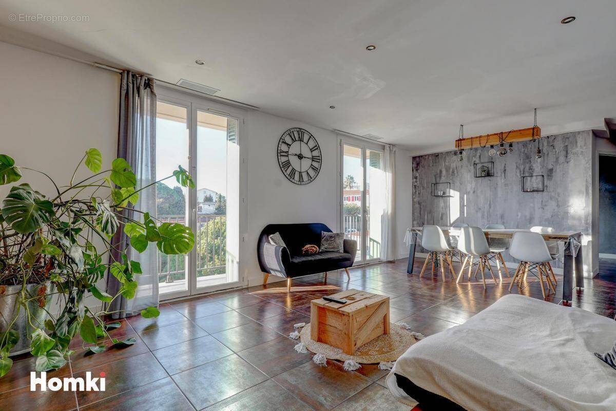 Appartement à MARSEILLE-7E