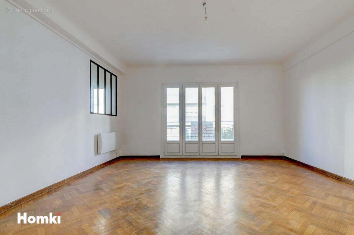 Appartement à MARSEILLE-6E