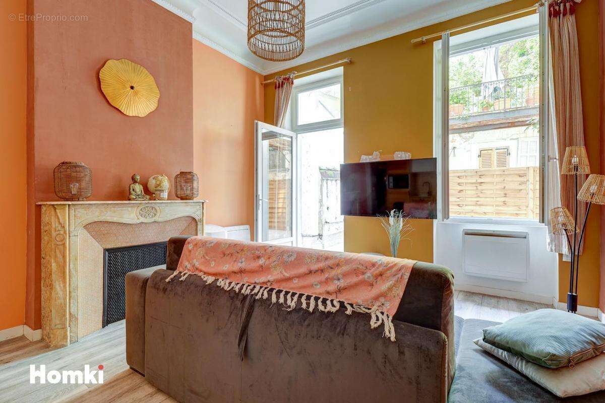 Appartement à MARSEILLE-4E