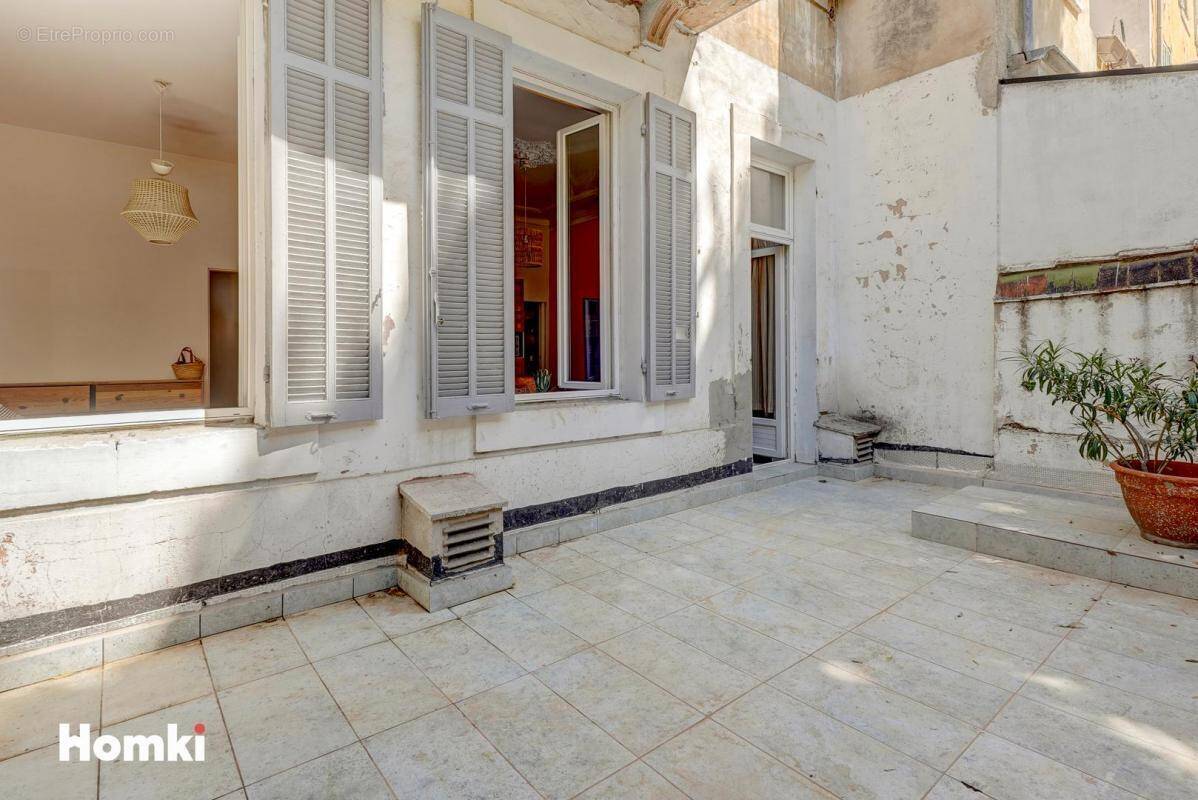 Appartement à MARSEILLE-4E