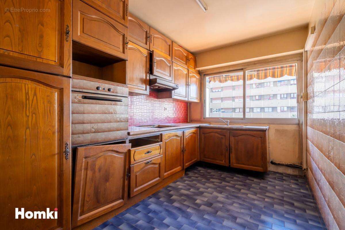 Appartement à MARSEILLE-6E