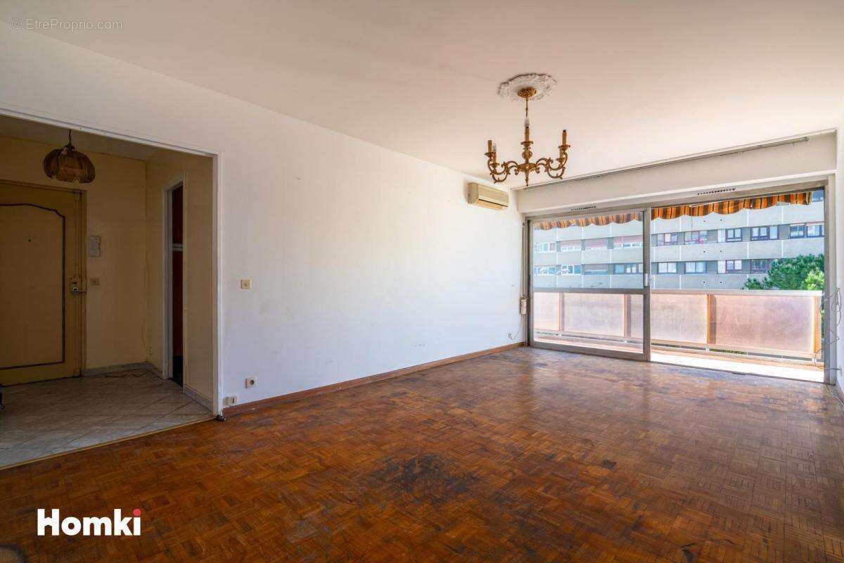 Appartement à MARSEILLE-6E