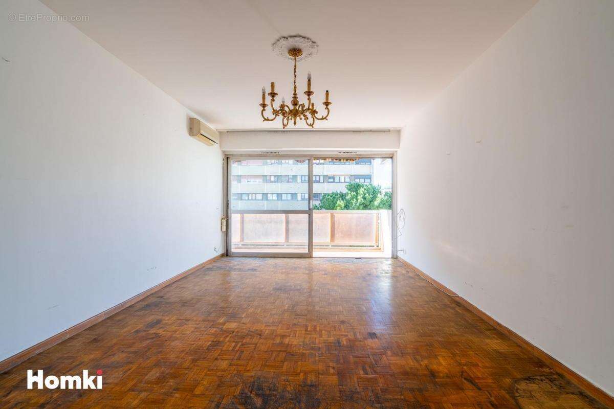 Appartement à MARSEILLE-6E