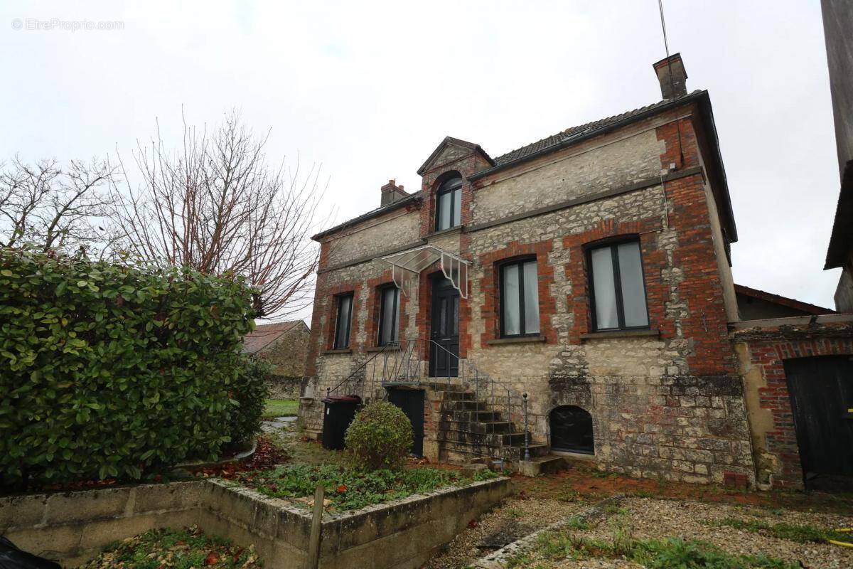 Maison à LONGUEVILLE