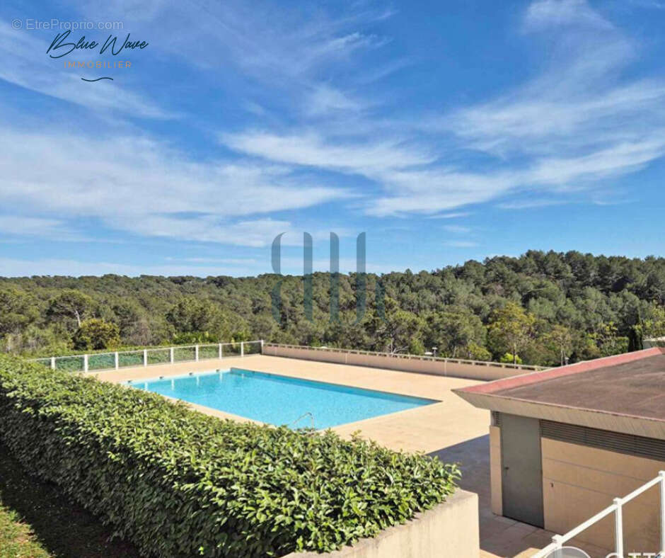 Appartement à ROQUEBRUNE-SUR-ARGENS