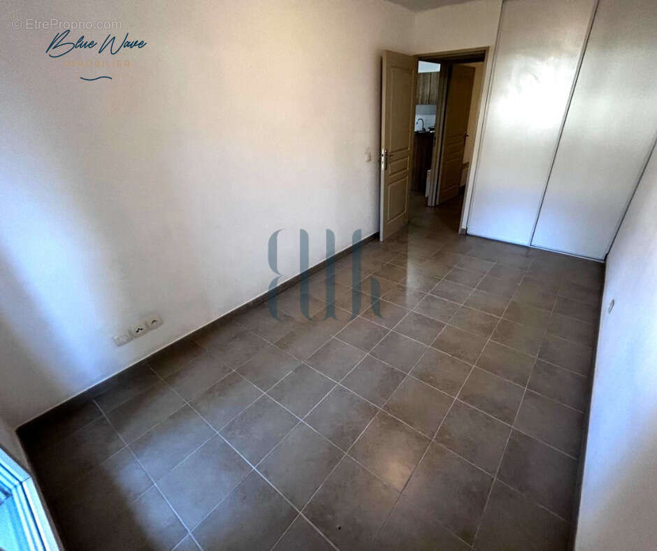 Appartement à ROQUEBRUNE-SUR-ARGENS