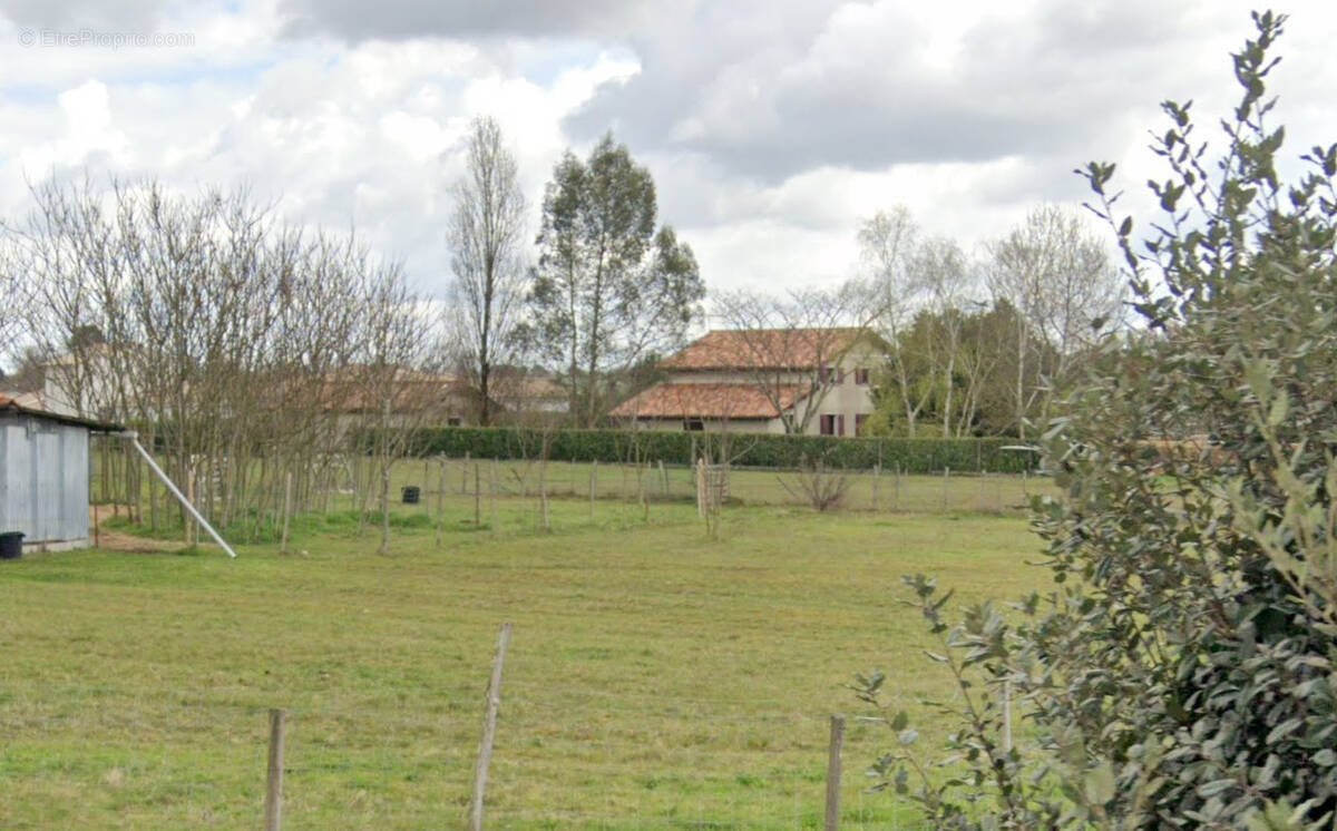 Terrain à SAINT-MEDARD-EN-JALLES