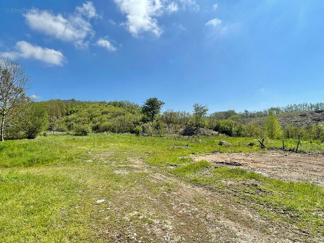 Terrain à BOURGOIN-JALLIEU