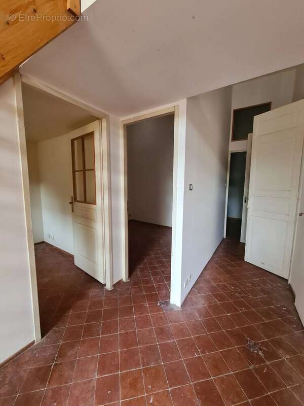 Appartement à LEZIGNAN-CORBIERES