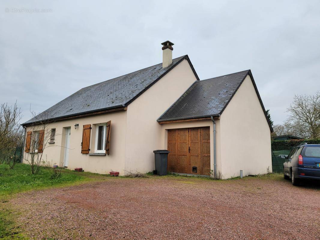 Maison à SAINT-PATERNE-RACAN