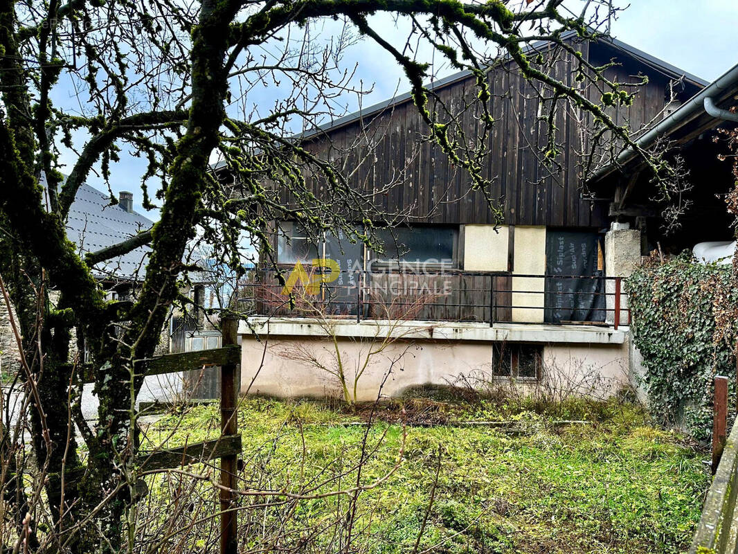 Maison à SAINT-PIERRE-DE-SOUCY