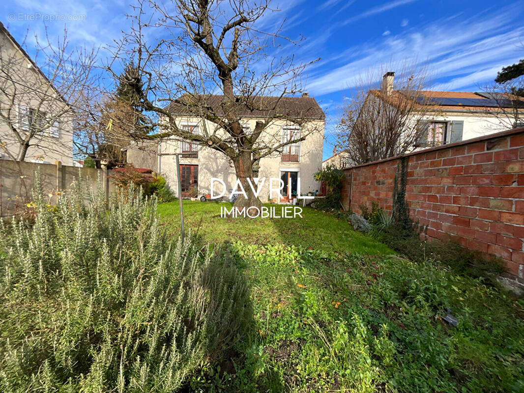 Maison à MAURECOURT