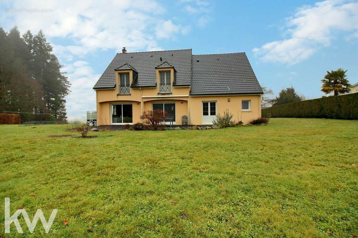 Maison à CORREZE