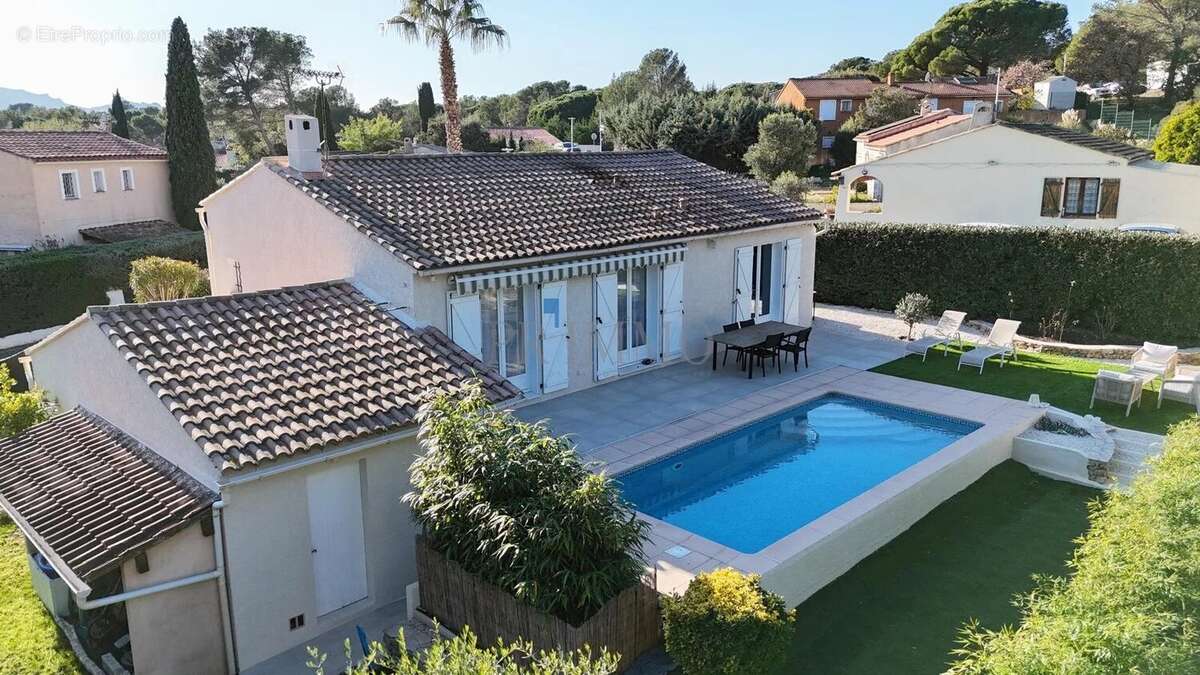 Maison à ROQUEBRUNE-SUR-ARGENS